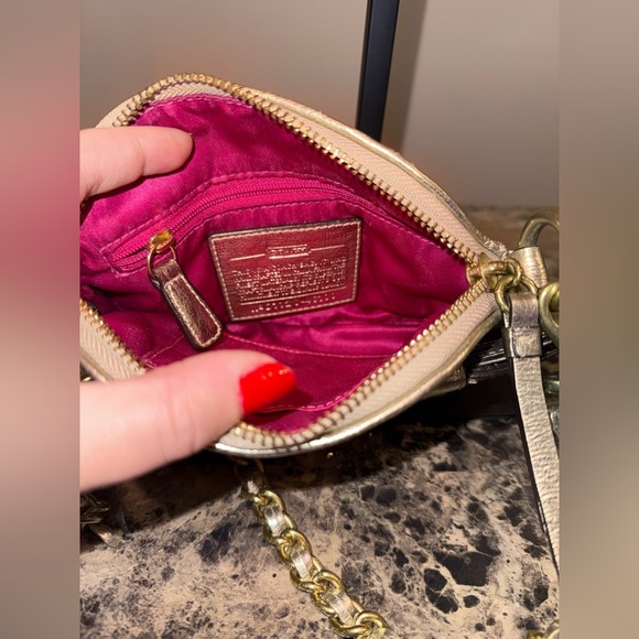 ❌RESERVED❌Coach Poppy Sequin Bow Gold Crossbody Bag - Picture 8 of 12